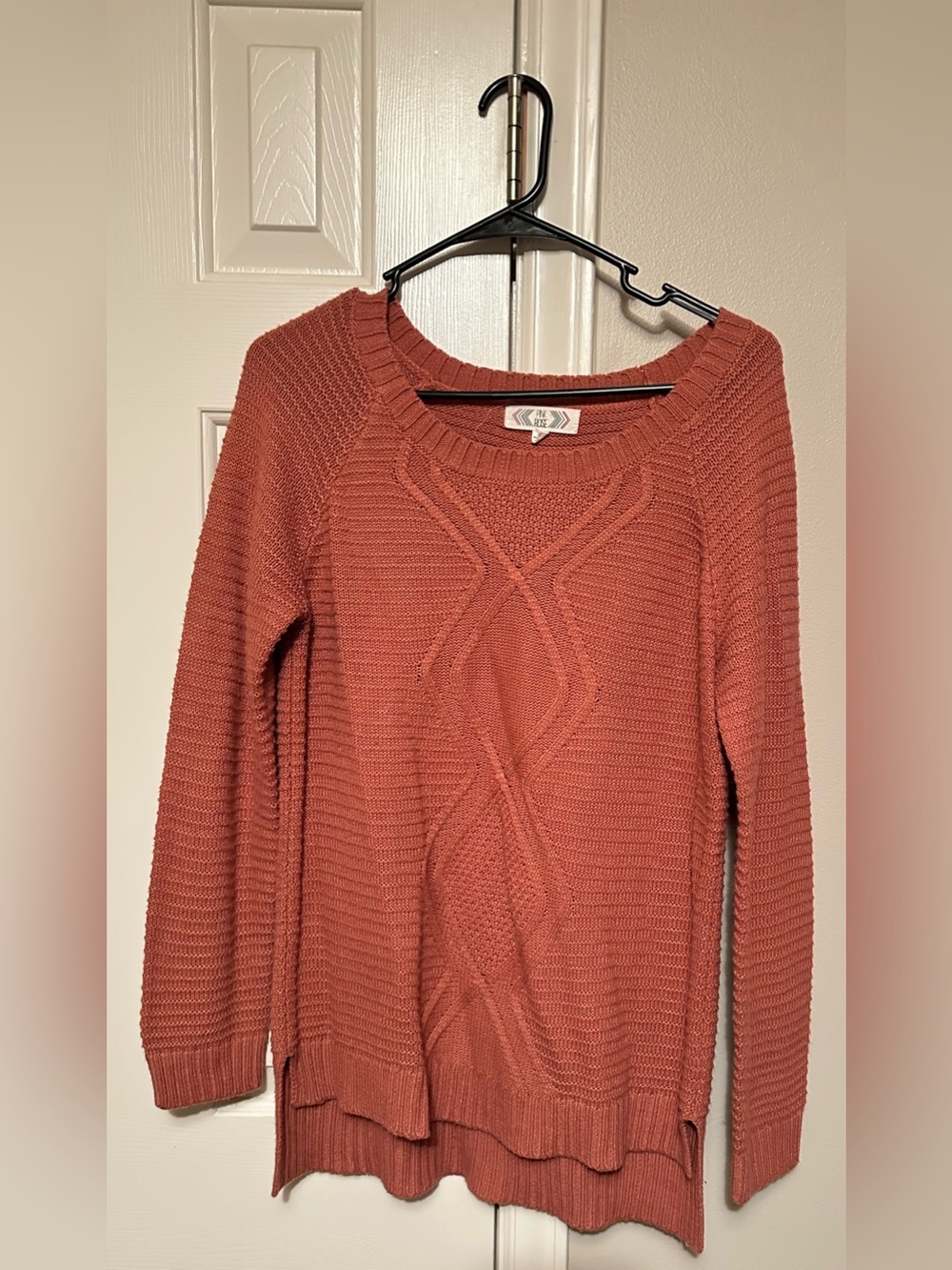 Pink Rose Cable-Pattern Scoop Neck Sweater